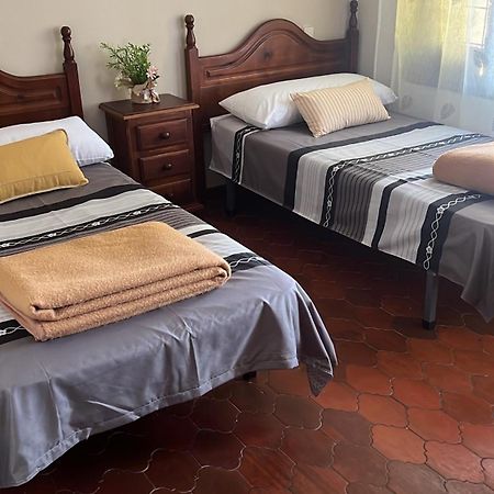 Готель Hostal Sabor Fusion La Pradera de Navalhorno Екстер'єр фото