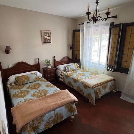 Готель Hostal Sabor Fusion La Pradera de Navalhorno Екстер'єр фото