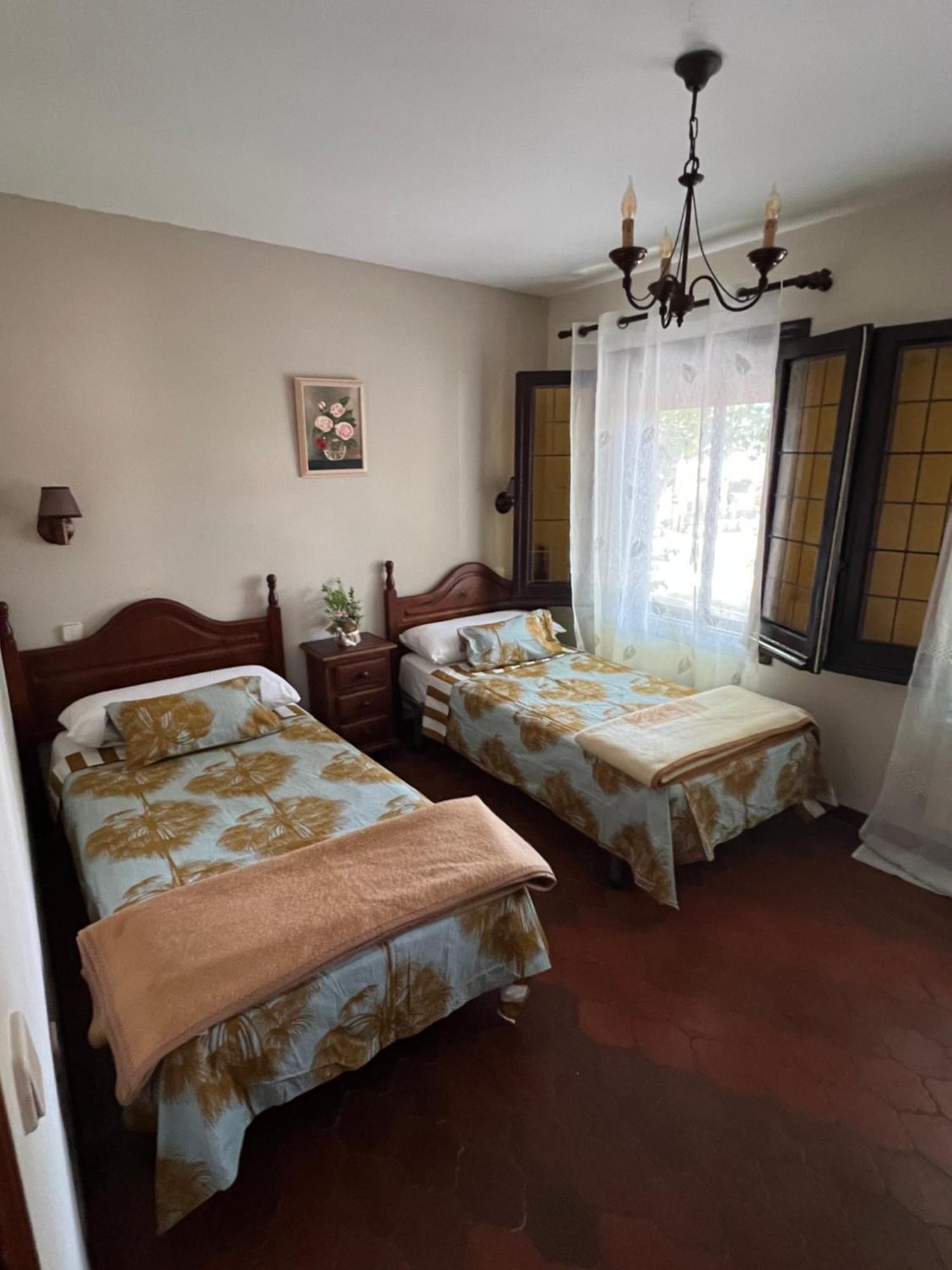 Готель Hostal Sabor Fusion La Pradera de Navalhorno Екстер'єр фото